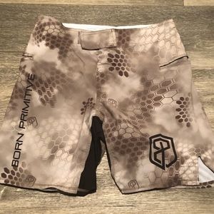 Born Primitive Defender Shorts 2.0 Desert Pattern